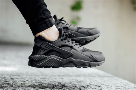 nike hurache black|nike huarache black price.